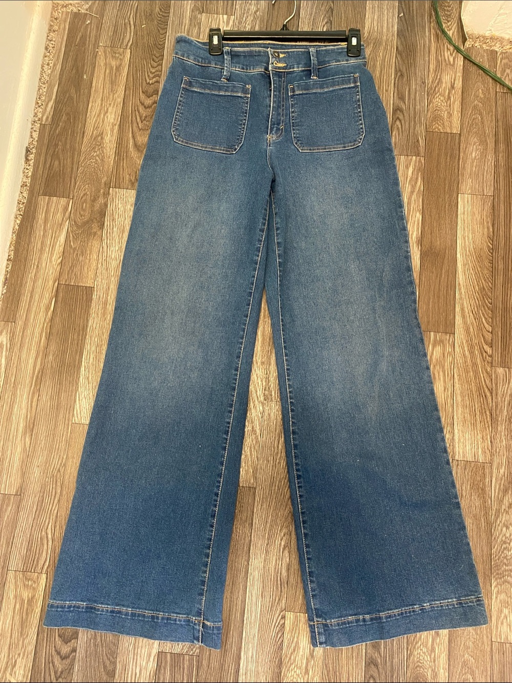 High-Rise Wide-Leg Jeans in Classic Blue Wash